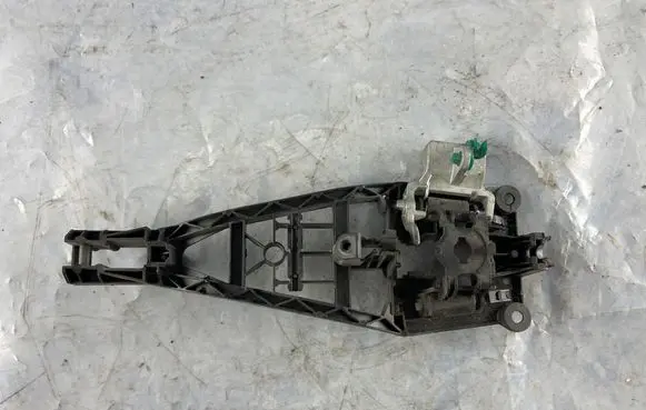 Rear door exterior handle/bracket
