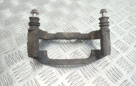 Mitsubishi Colt Front Brake Caliper Pad/Carrier 
