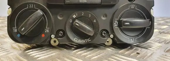 Volkswagen Golf V Climate control unit 1CF747309 1CF74730920