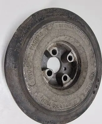Audi A4 S4 B5 8D Crankshaft pulley 028105243