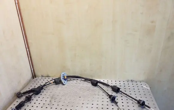 Gear shift cable linkage