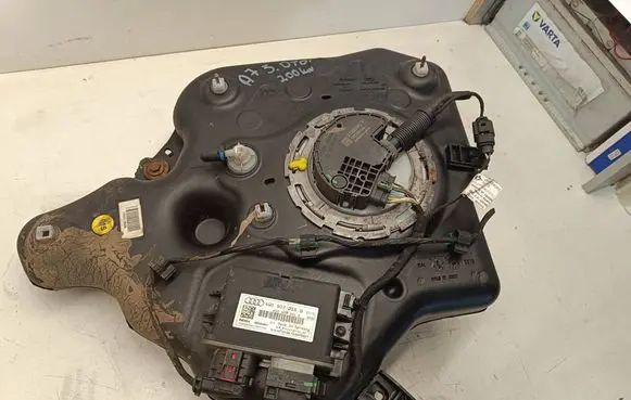 Audi A7 S7 4G AdBlue liquid reservoir 4038401AA 4038401 4G0131877