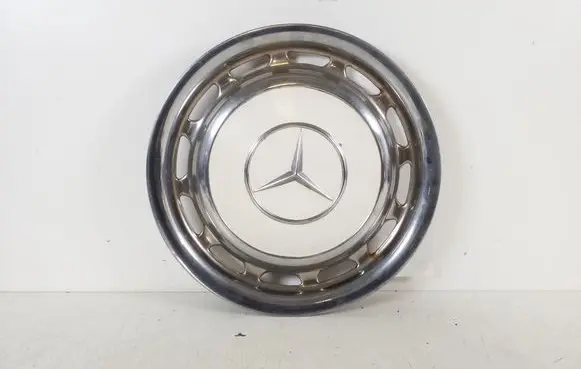 Mercedes-Benz SL R107 R14 wheel hub/cap/trim A1154010324