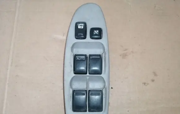 Nissan Almera Tino Electric window control switch 80961BU400