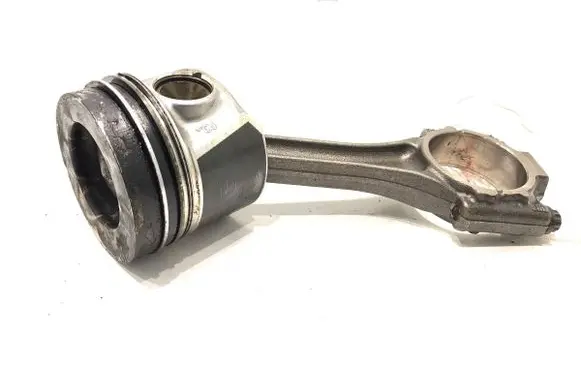Volkswagen Golf VII Piston with connecting rod CLH