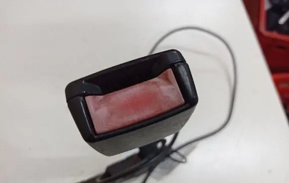 Ford Focus Front seatbelt buckle 98ABA61208BF