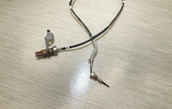 Audi Q5 SQ5 Exhaust gas temperature sensor 04L919529E