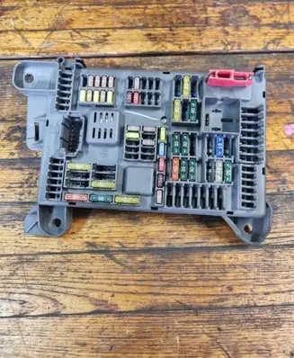 BMW X5 E70 Fuse module 61146931687 693168703 518954020A