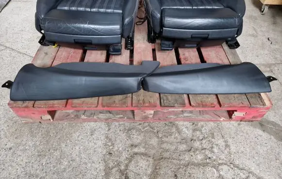 Seat set