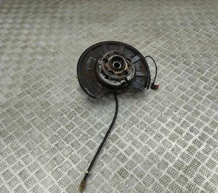 Mercedes-Benz CLS C218 X218 Rear wheel hub A2123500141