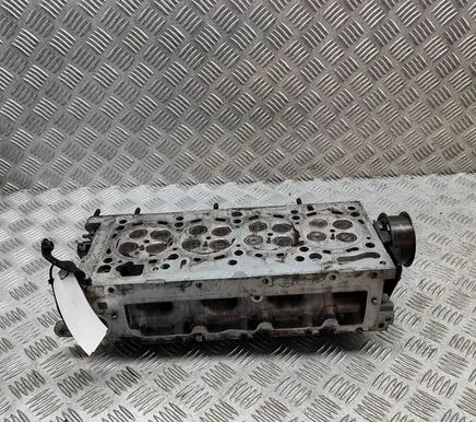 Volkswagen PASSAT B8 Engine head 04L103373E