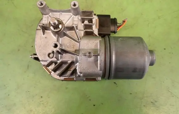 Seat Altea Front wiper linkage and motor