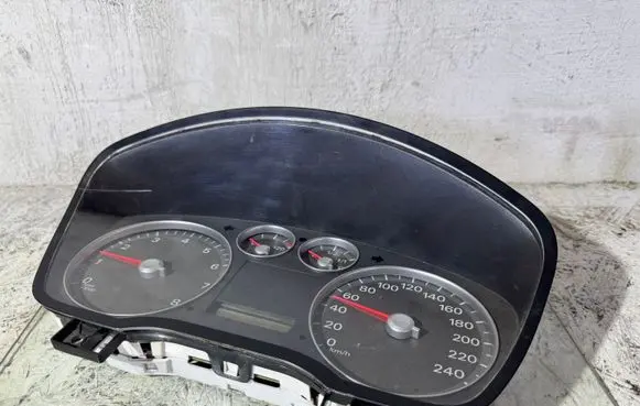 Ford Focus C-MAX Speedometer (instrument cluster) 4M5T10849 4M5T10849EM