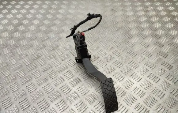 Volkswagen PASSAT B8 Accelerator throttle pedal 5Q1723503H