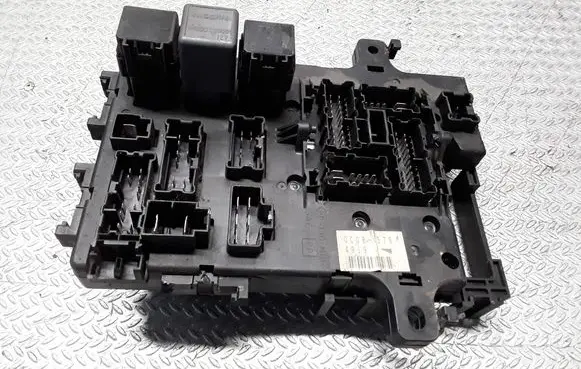 Nissan Terrano Fuse module