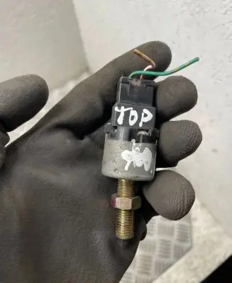 Mitsubishi Pajero Sport I Brake pedal sensor switch