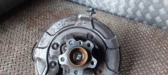 BMW 5 G30 G31 Rear wheel hub 6866337 6861801