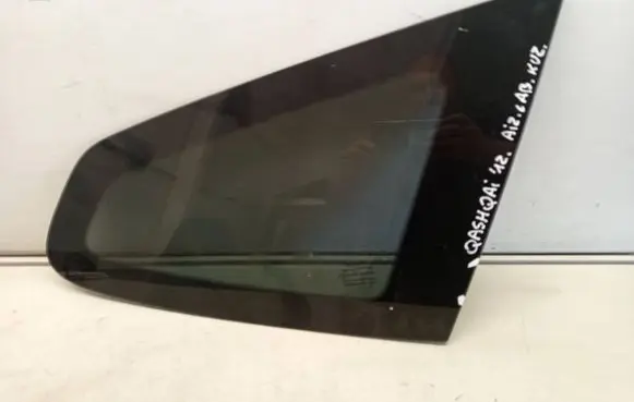 Nissan Qashqai+2 Rear side window