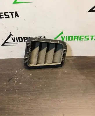 Quarter panel pressure vent