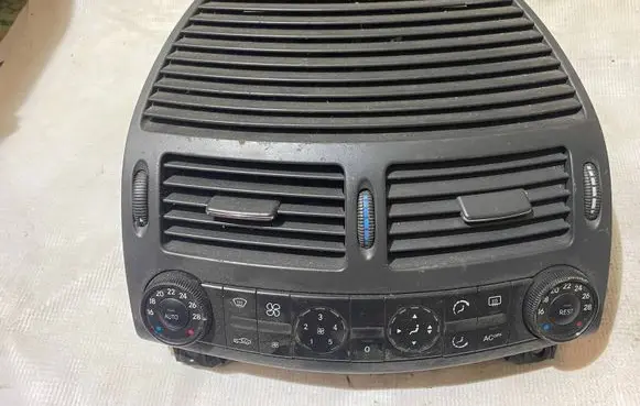 Mercedes-Benz E W211 Climate control unit 2118300085 A2118300085
