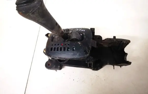 Mitsubishi Galant Gear shifter/selector mr196700