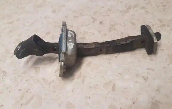 Hyundai Santa Fe Rear door check strap stopper