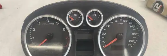 Audi A2 Speedometer (instrument cluster) 8Z0920901C 4002331131