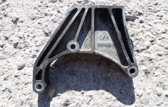 Alfa Romeo Mito Gearbox mounting bracket 51838886