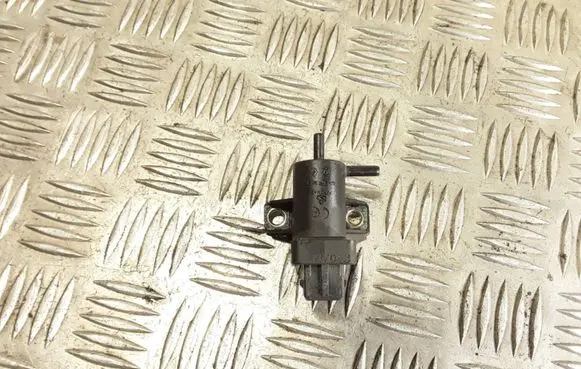 Renault Laguna III Vacuum valve 8200762597