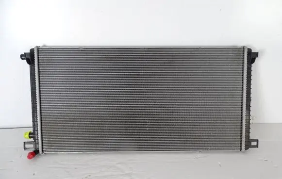 Audi Q8 e-tron Coolant radiator 4KE121251B