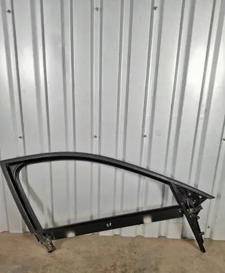 Audi A3 S3 8P Front door window/glass frame 8P4867368