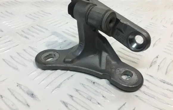 Mercedes-Benz A W176 Front door upper hinge A046572