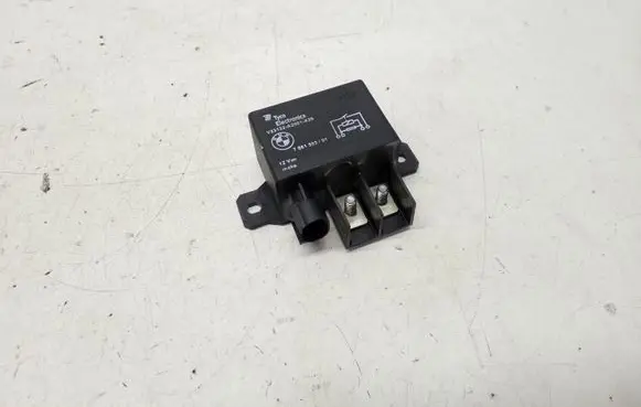 BMW 5 F10 F11 Coolant fan relay 7661503 V23132A2001X26