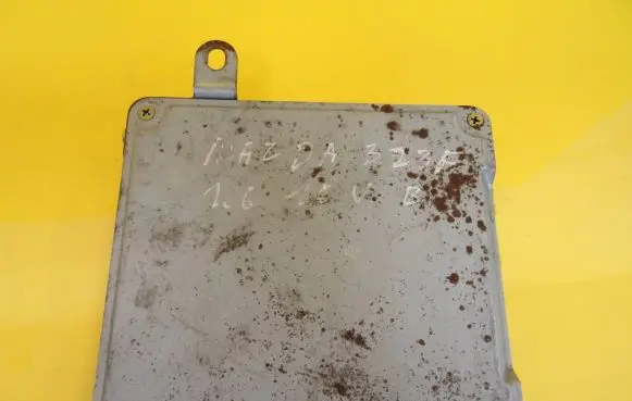 Mazda 323 F Engine control unit/module MAZDA323F