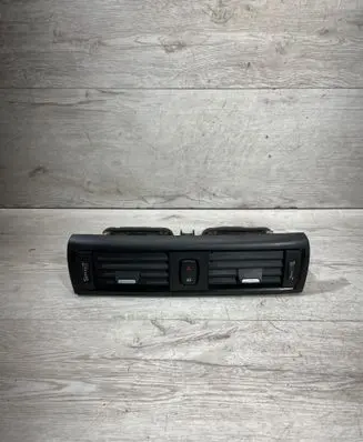 BMW 1 F20 F21 Dash center air vent grill 9205357