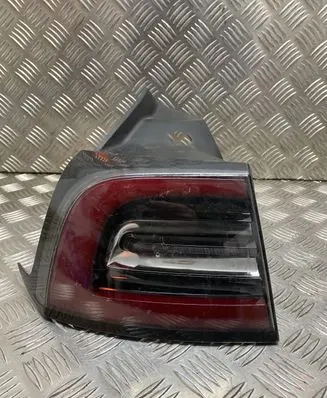 Tesla Model 3 Rear/tail lights 1077397 1077399