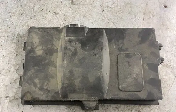Ford Focus Battery box tray cover/lid 3m5110b805