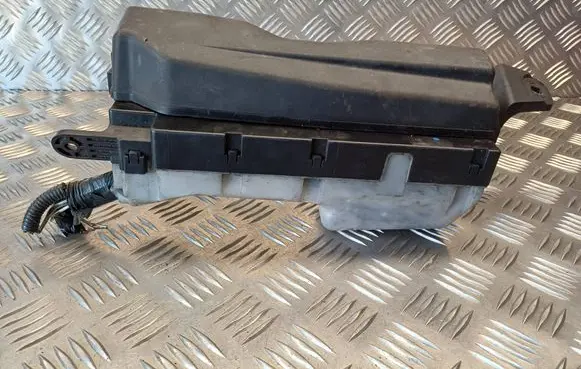 Toyota Corolla Verso E121 Fuse box set 8179