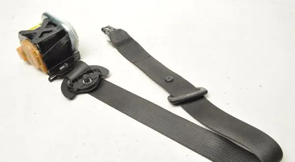 Opel Mokka Front seatbelt 95047852