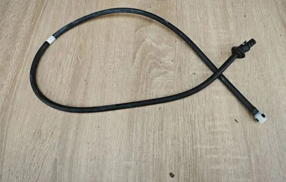 BMW 8 G16 Windshield washer fluid hose 7357350