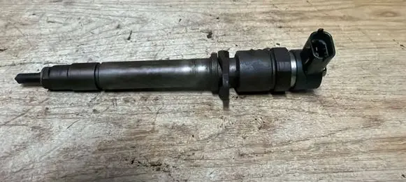Volvo V70 Fuel injector 0445110078