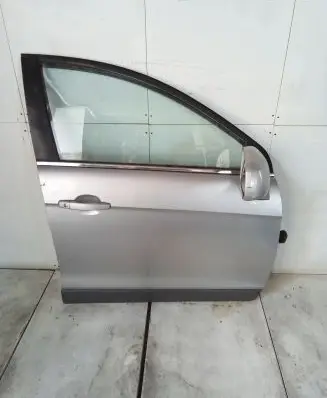 Chevrolet Captiva Front door