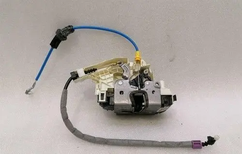 Mercedes-Benz CLS C218 X218 Coupe door lock (next to the handle) A2047203035