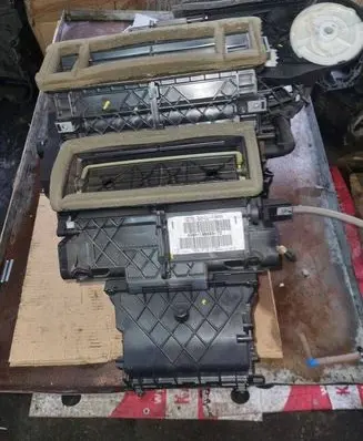 Ford Focus Interior heater climate box assembly AV6N19B555TD