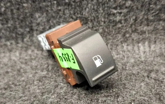 Volkswagen Touran I Fuel tank opening switch 1T0959551A