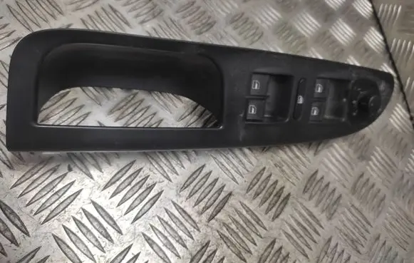 Volkswagen PASSAT B6 Electric window control switch 3C1867171B