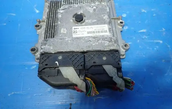 Citroen DS3 Engine control unit/module 9813043480
