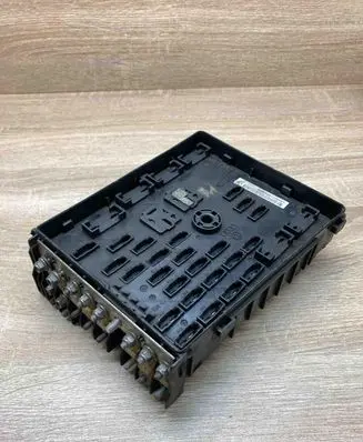 Volkswagen PASSAT B6 Fuse module 3C0937125