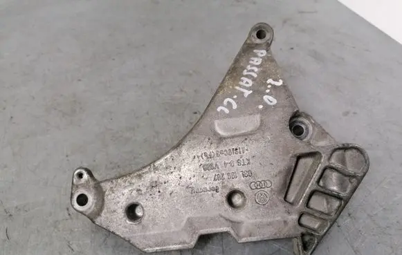 Volkswagen PASSAT CC Engine mounting bracket 03L199207
