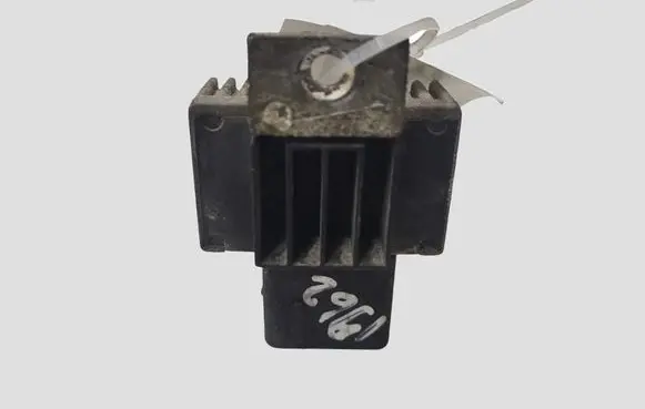 Renault Megane III Coolant fan relay 8200859243